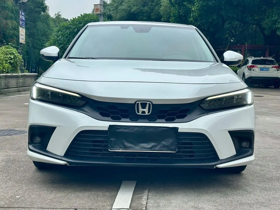 Honda 2023 Civic Hatchback 1.5T Stepless 240TURBO Extreme Automatic Gear 2