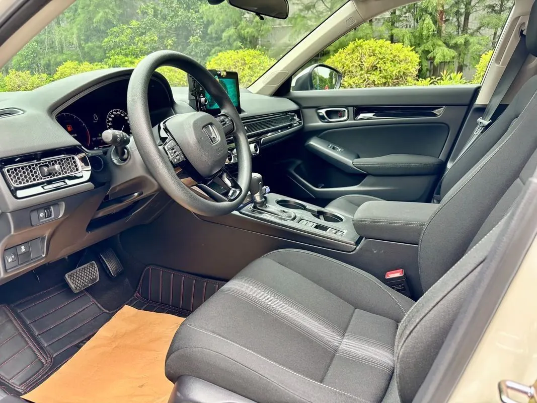 Honda 2023 Civic Hatchback 1.5T Stepless 240TURBO Extreme Automatic Gear 4