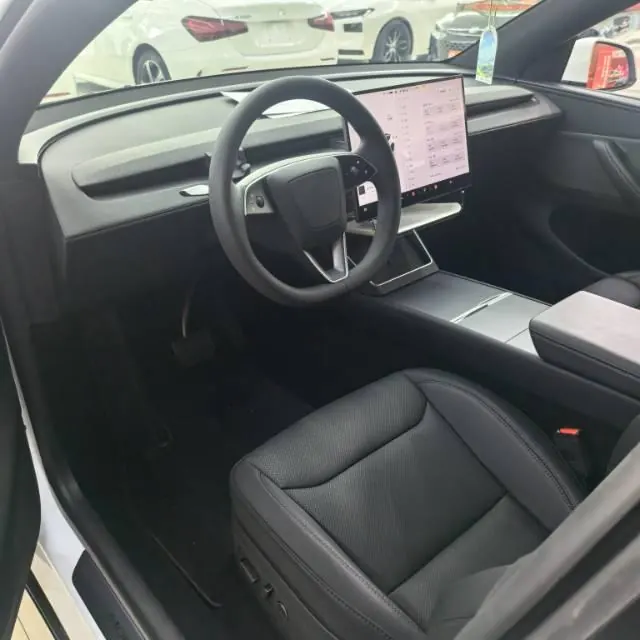 Tesla 2026 Model Y Rear-Wheel-Drive Automatic 3
