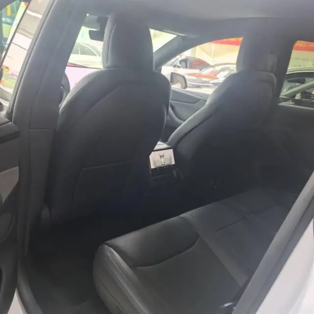 Tesla 2026 Model Y Rear-Wheel-Drive Automatic 4