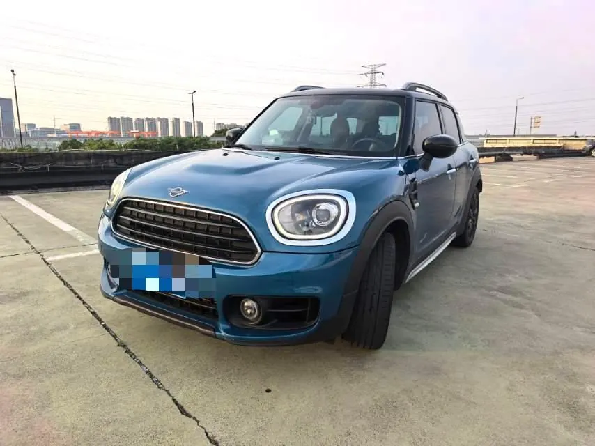 Открыть галерею: MINI Countryman (Imported) 2020 Cooper Countryman All 4 1.5T Connoisseur Automatic Gear