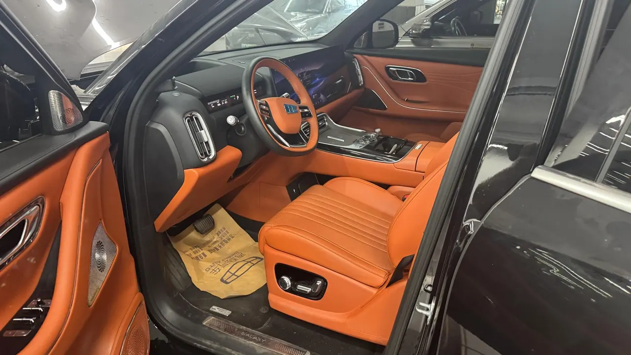 Geely Galaxy 2025 M9 1.5T 210km 4-wheel drive pilot version automatic gear 3