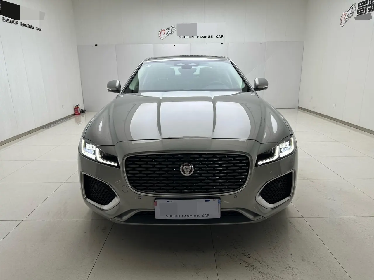 Jaguar 2025 XFL 2.0T P 12500.00g Drive Enjoy Deluxe Edition Automatic Gear 2