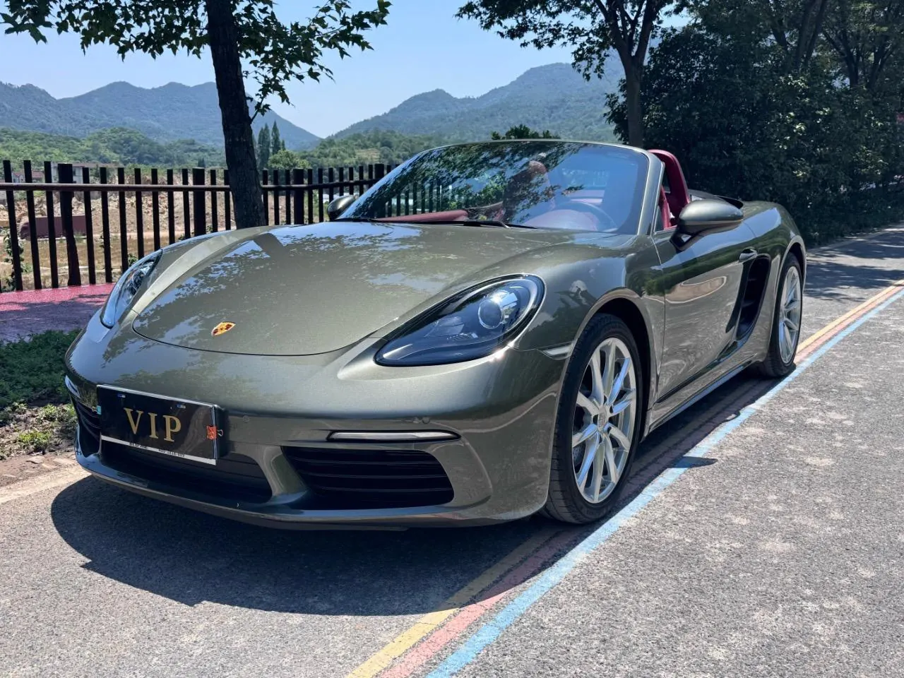 Open image lightbox: Porsche 718 (Imported) 2022 718 Boxer 2.0T Automatic