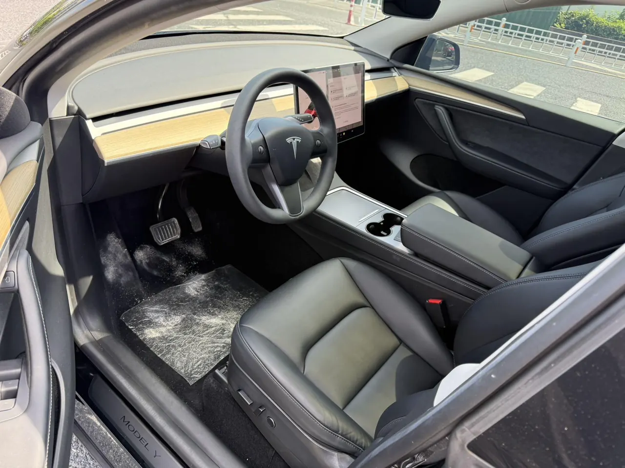 Tesla 2022 Model Y rear-wheel drive version (facelift) automatic gear 4