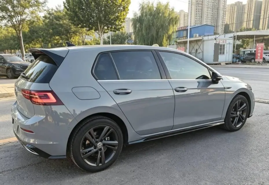 Volkswagen 2023 Golf 8 R-Line 1.4TSI 280TSI Lite Automatic 8