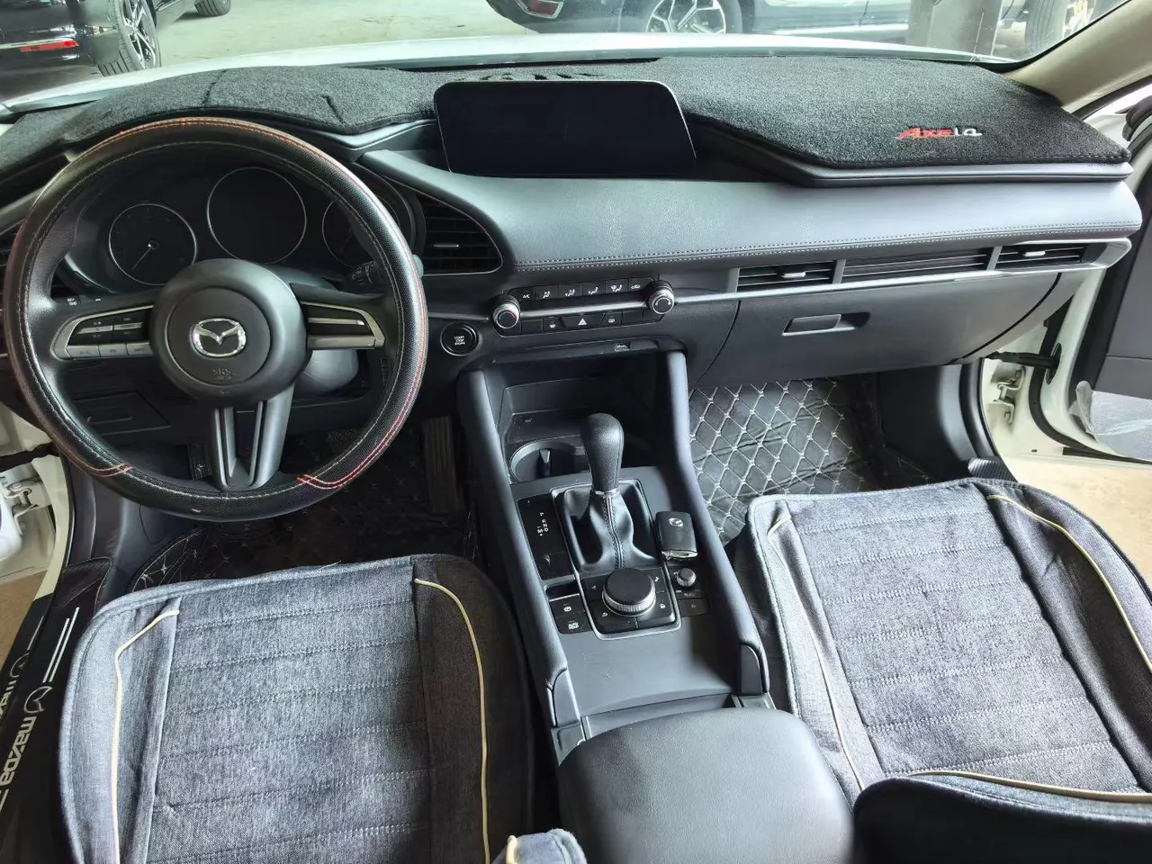 Mazda 3 Angkesaila 2023 Mazda 3 Angkesaila-sedan 2.0 quality automatic transmission 4