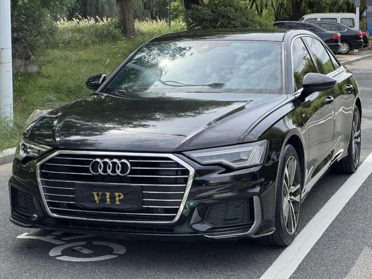 Audi 2022 A6L 2.0TFSI 40TFSI Deluxe Dynamic Automatic - View 1