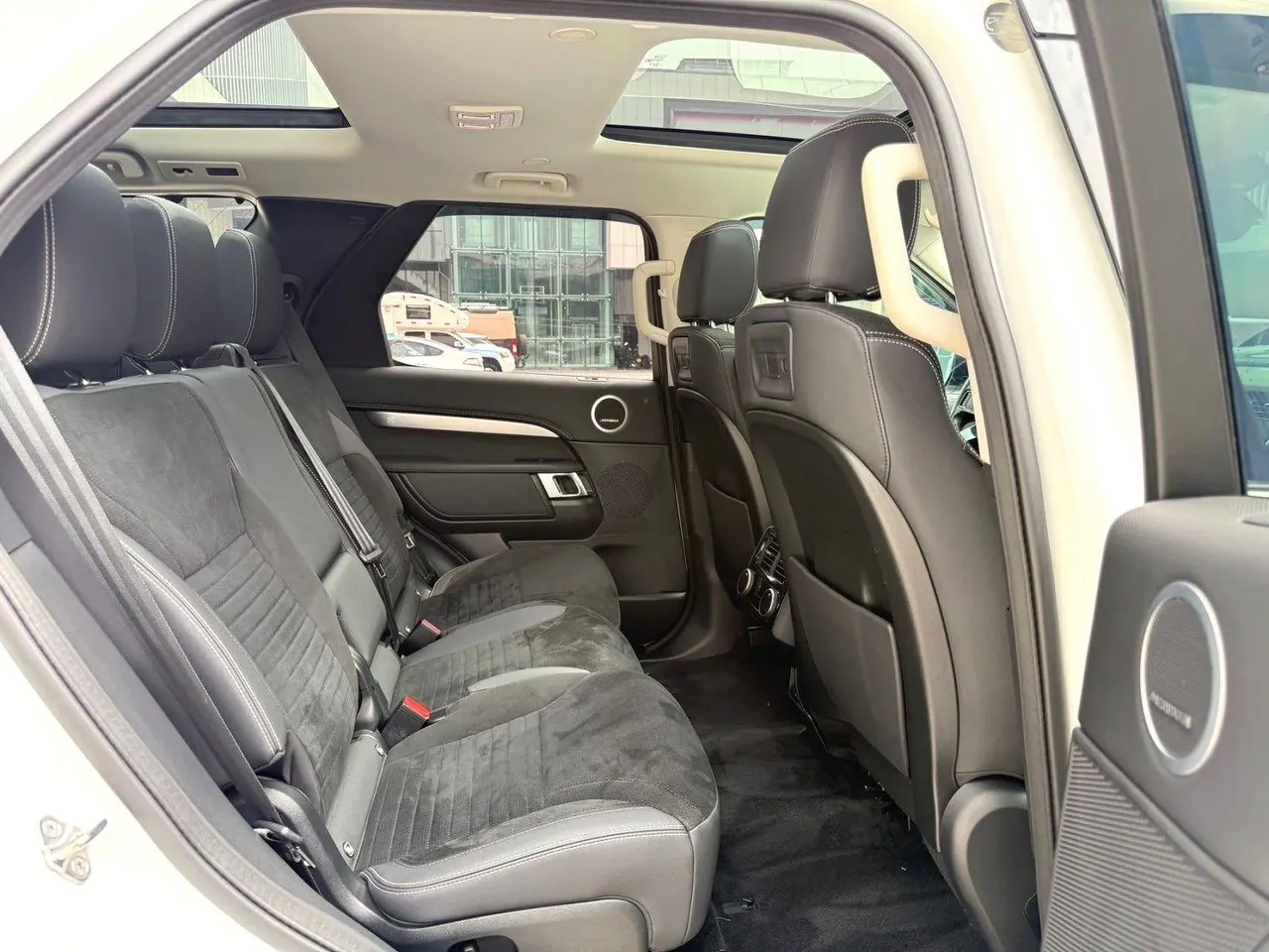 Land Rover found (imported) 2021 found 5 48V 3.0T 360PS R-Dynamic S automatic gear 10
