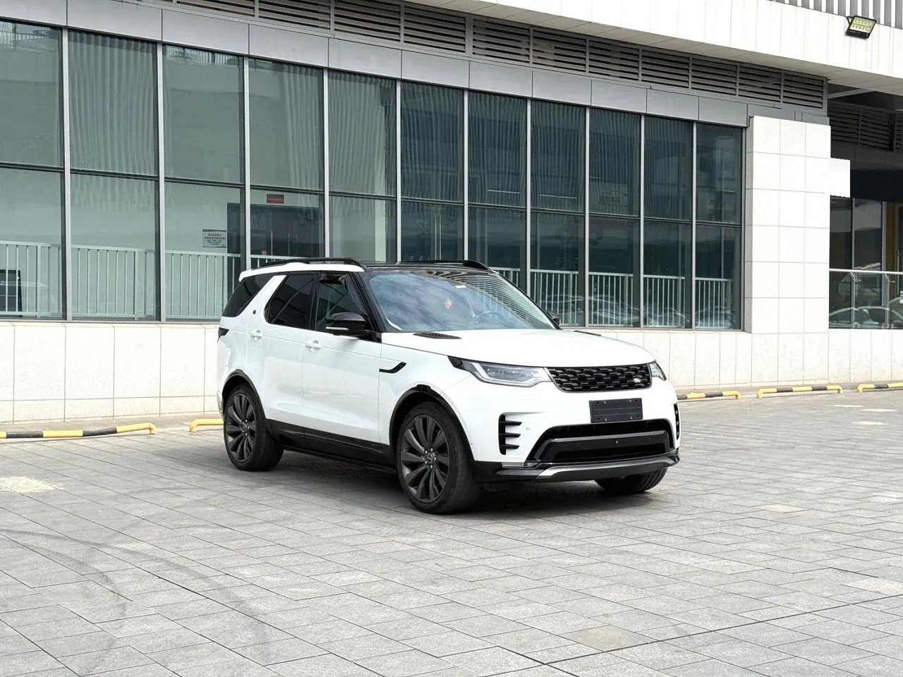 Land Rover found (imported) 2021 found 5 48V 3.0T 360PS R-Dynamic S automatic gear 3