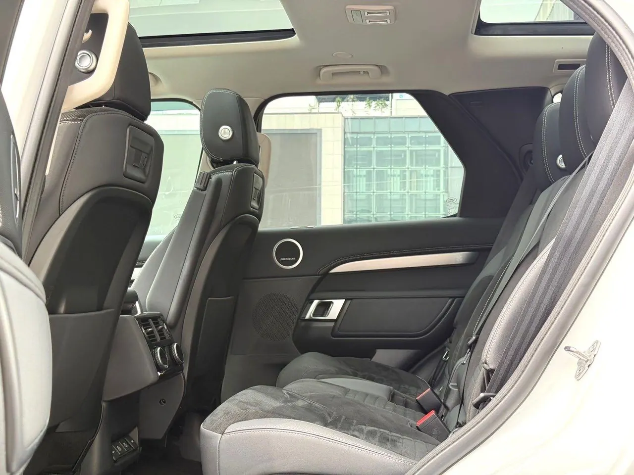 Land Rover found (imported) 2021 found 5 48V 3.0T 360PS R-Dynamic S automatic gear 6