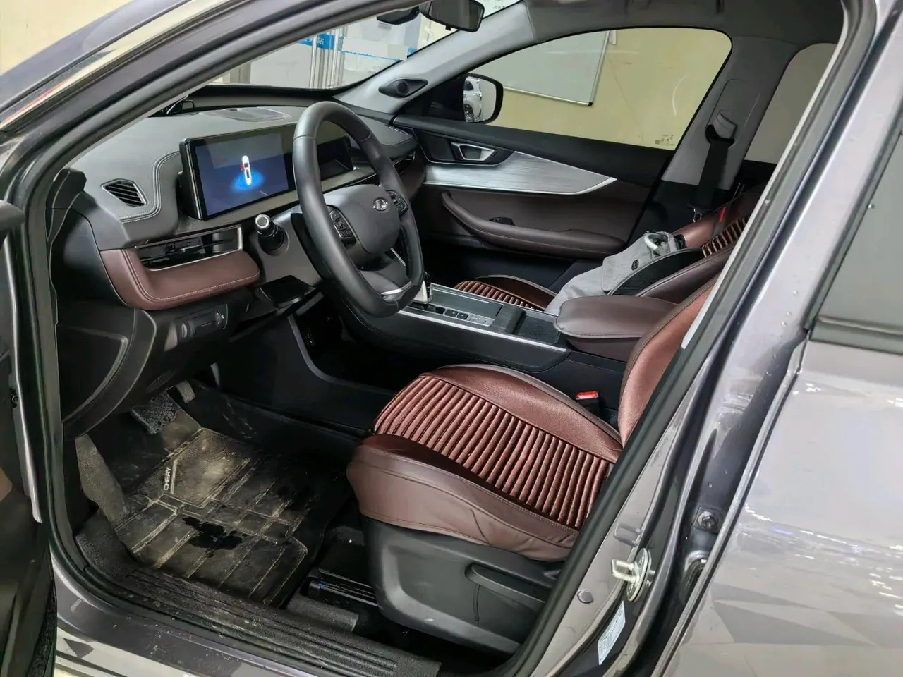 Chery 2025 Ruihu 7 1.5T Stepless Excellence Deluxe Automatic Gear 2