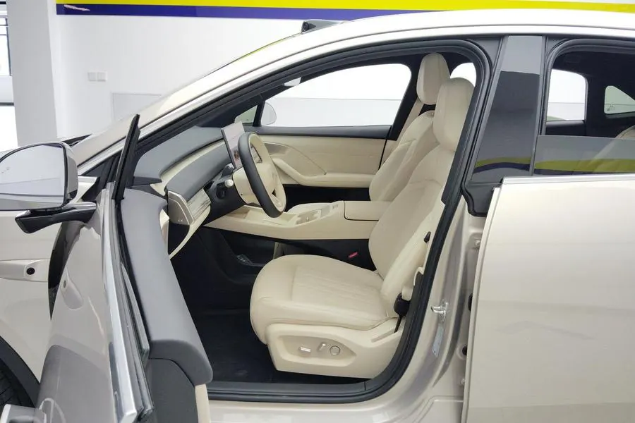 ONVO 2025 L60 60kWh four-wheel drive version automatic gear 2