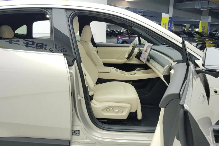 ONVO 2025 L60 60kWh four-wheel drive version automatic gear 6