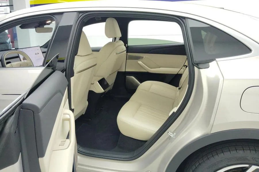ONVO 2025 L60 60kWh four-wheel drive version automatic gear 7