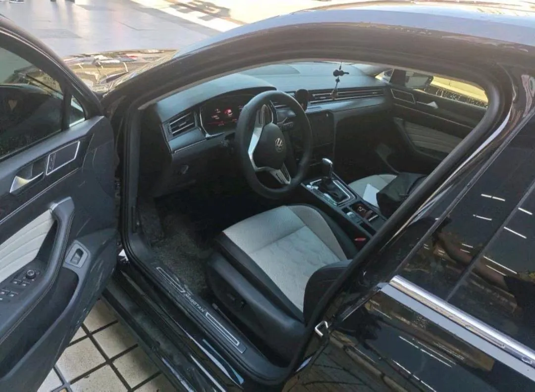Volkswagen 2023 Magotan 2.0TSI 330TSI 2 million Commemorative Luxury Automatic Gear 3