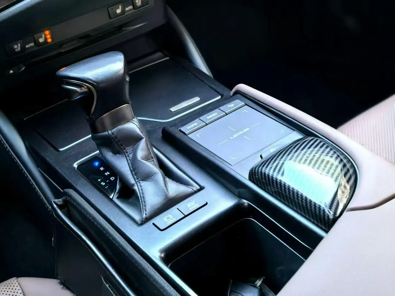 Lexus ES (Imported) 2022 ES300h 2.5 Stepless Premium Edition Automatic Gear 5
