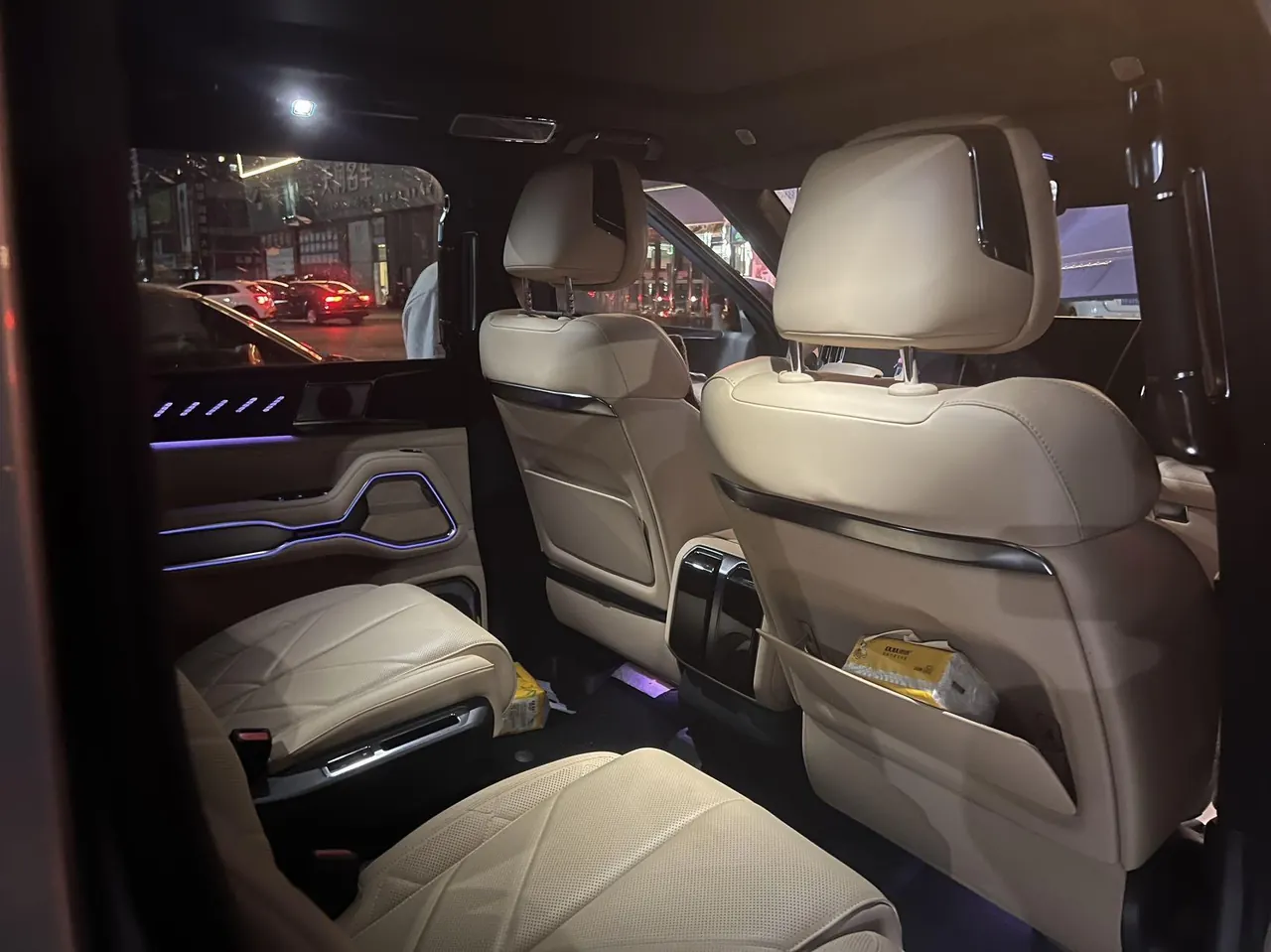 FangChengBao 2025 Leopard 8 2.0T Stepless Zhiyong Flagship Edition 6-seat Automatic Gear 6