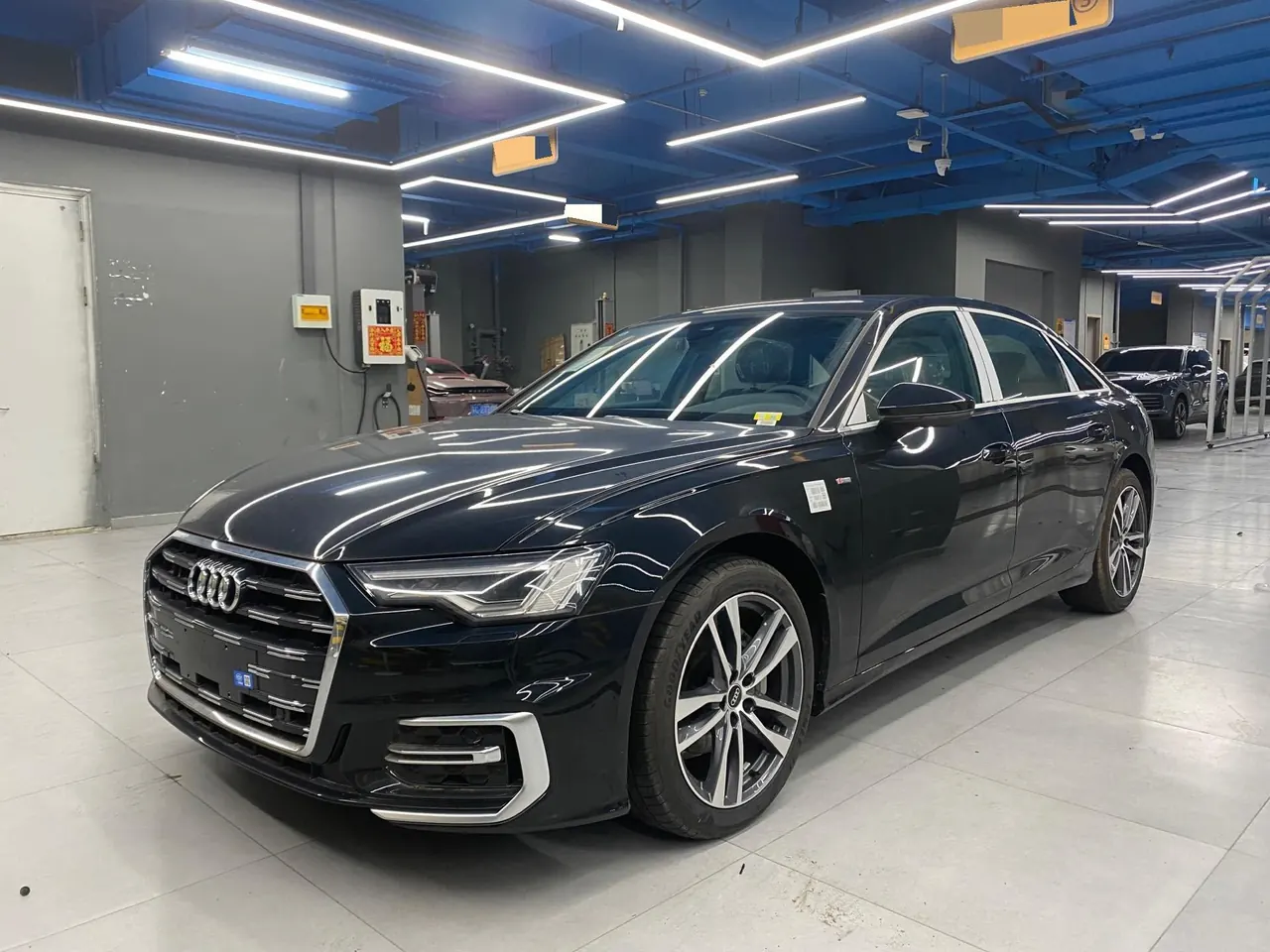 Audi 2025 A6L 2.0TFSI 40TFSI Deluxe Dynamic (Modified) Automatic Gear - View 1