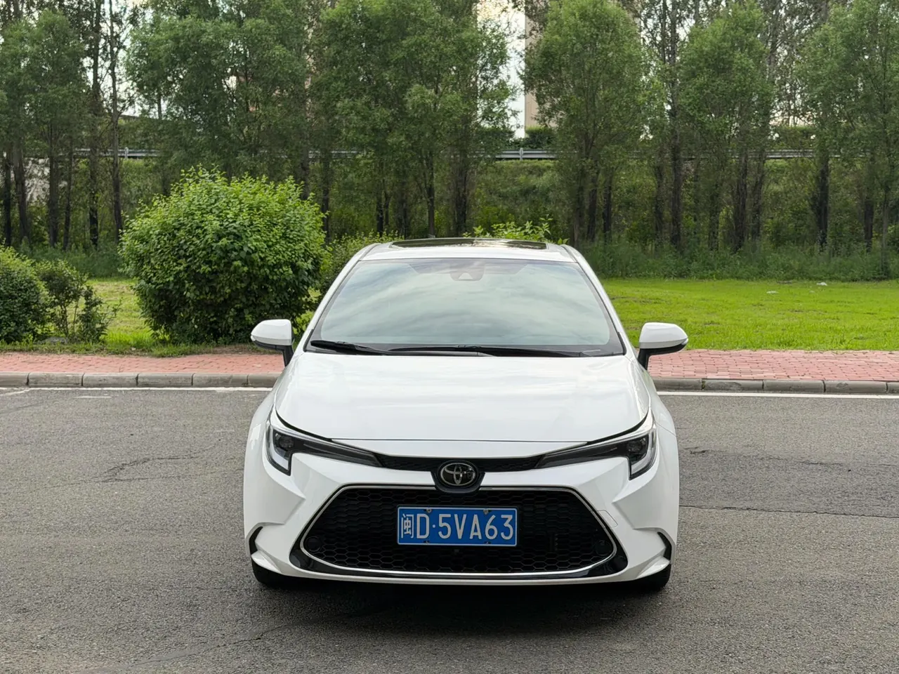 Toyota 2023 Lei Ling 1.2T Stepless 185T Deluxe Automatic Gear 2