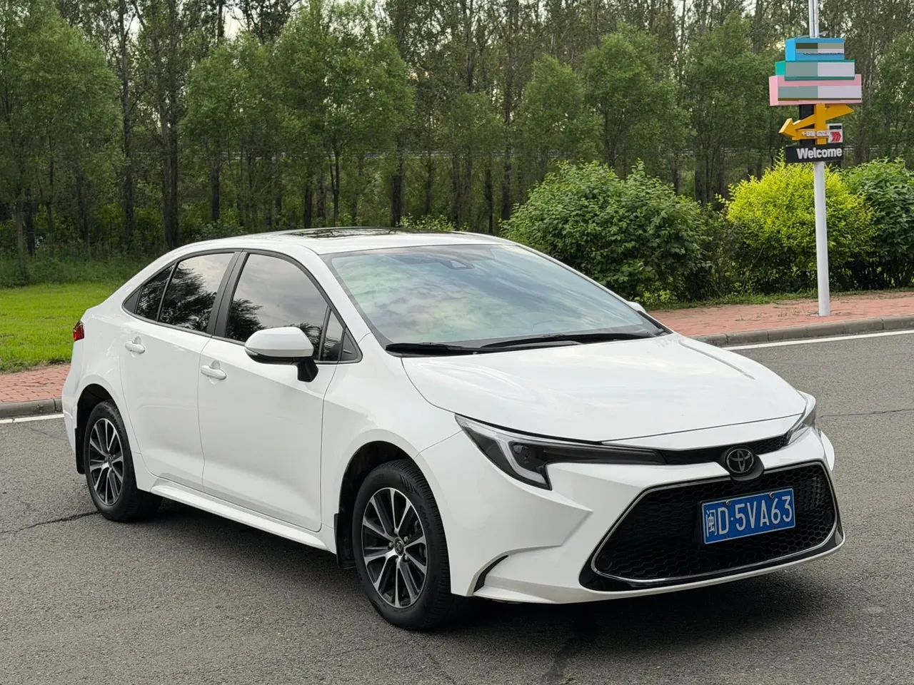 Toyota 2023 Lei Ling 1.2T Stepless 185T Deluxe Automatic Gear 3