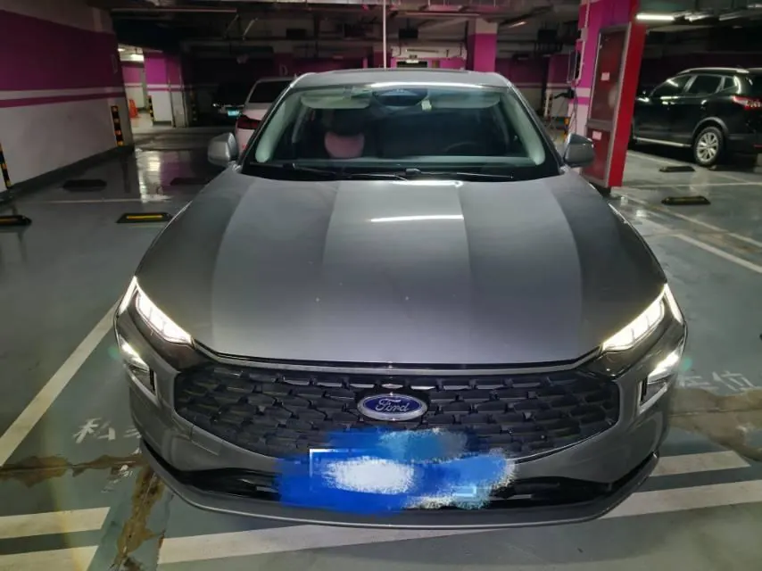 Ford 2023 Mondeo 1.5T EcoBoost 180 Luxury Automatic Gear 3