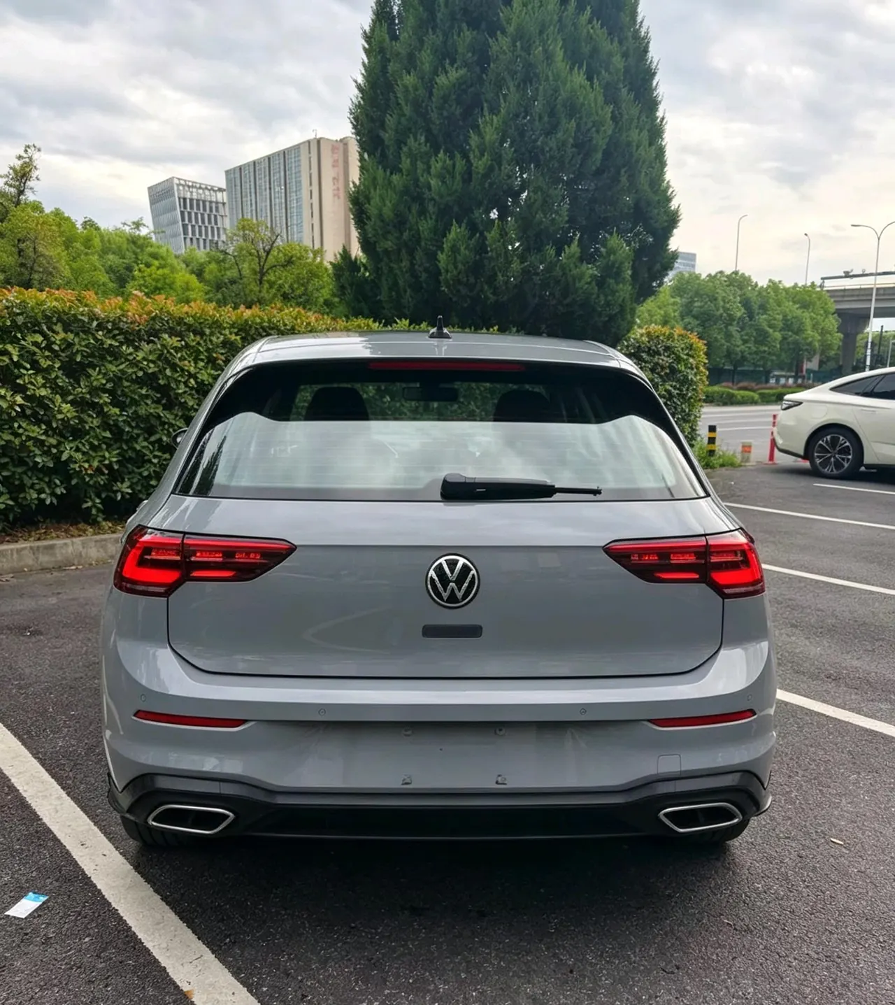 Volkswagen 2021 Golf 8 R-Line 1.4TSI 280TSI Automatic 2