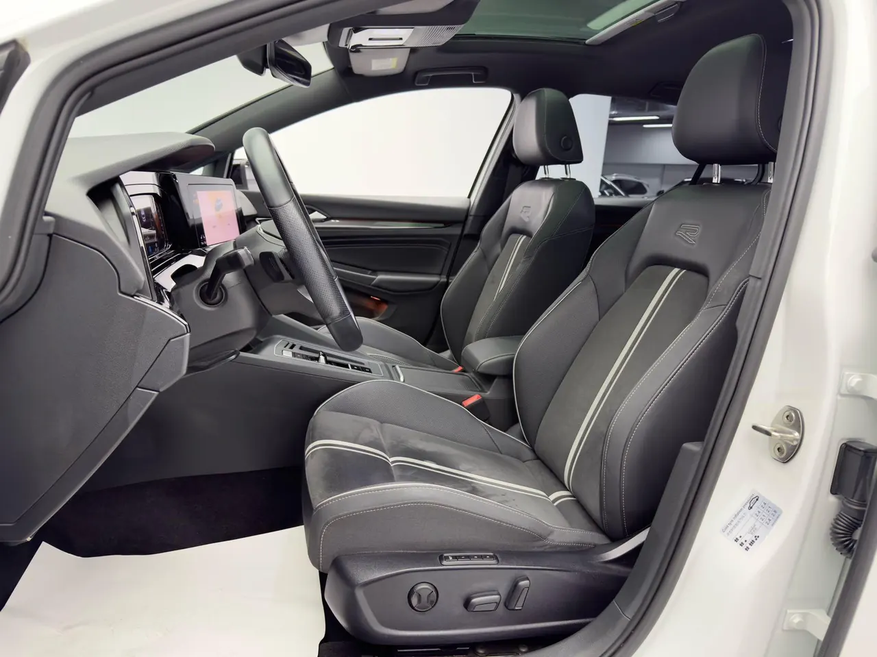 Volkswagen 2021 Golf 8 R-Line 1.4TSI 280TSI Automatic 6