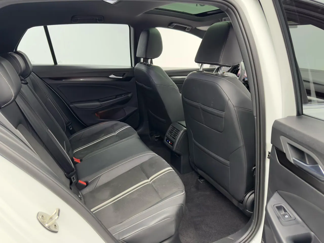 Volkswagen 2021 Golf 8 R-Line 1.4TSI 280TSI Automatic 8