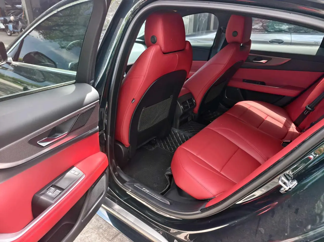 Jaguar 2023 XEL 2.0T 250PS R-DYNAMIC S Enterprising Sports Edition Automatic Gear 5