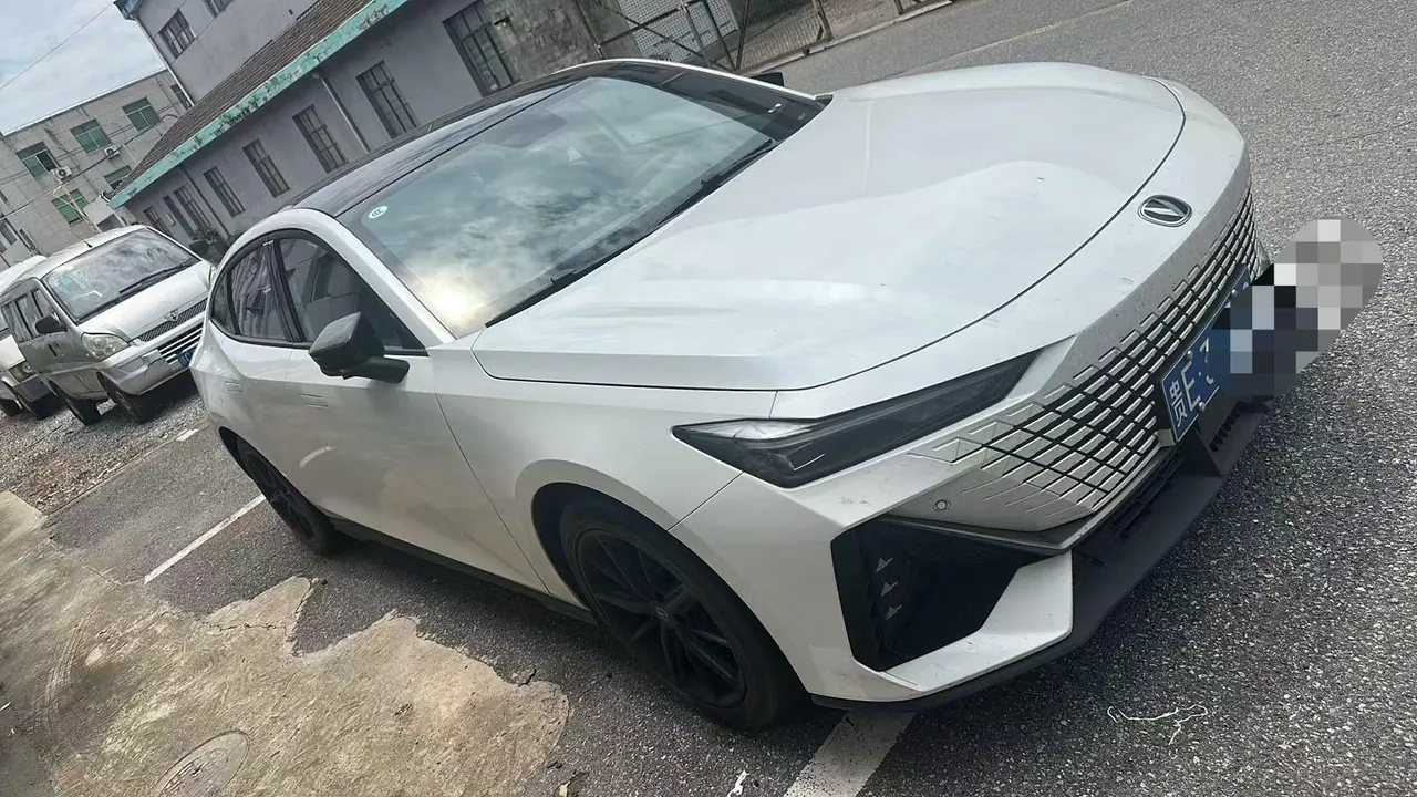ChangAn 2022 UNI-V 1.5T honorable automatic gear 4