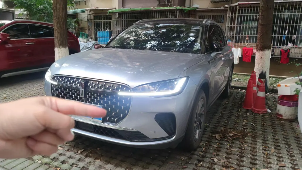 Open image lightbox: Lincoln 2023 adventurer 2.0T two-wheel drive exclusive edition automatic gear