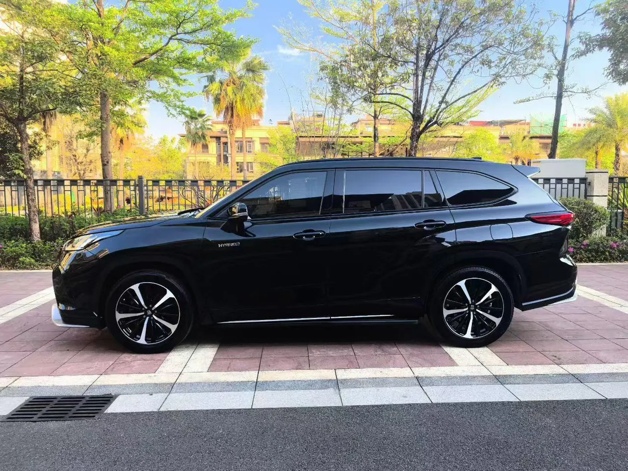 Toyota 2022 Crown Land Release 2.5 Stepless Four-wheel Drive Flagship Automatic Gear 2