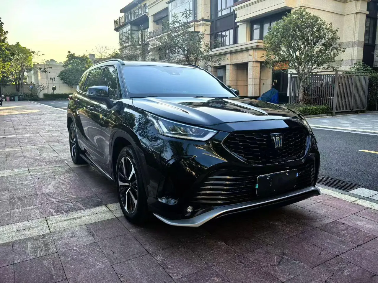 Toyota 2022 Crown Land Release 2.5 Stepless Four-wheel Drive Flagship Automatic Gear 3