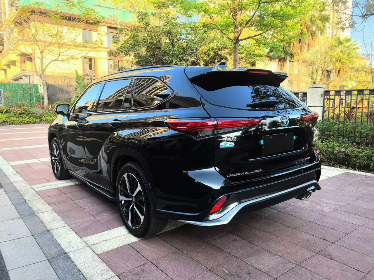 Toyota 2022 Crown Land Release 2.5 Stepless Four-wheel Drive Flagship Automatic Gear 7