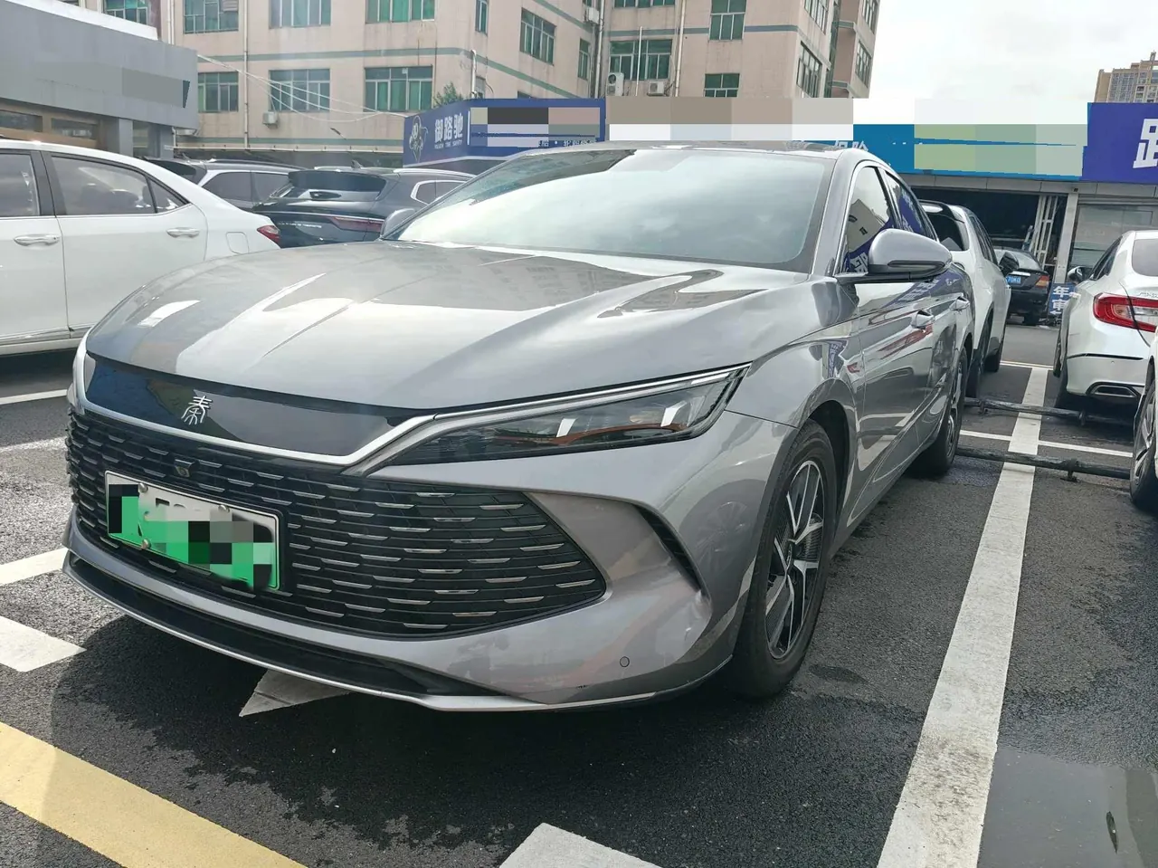 BYD 2024 Qin L DM-i 1.5 stepless 80KM Exceed automatic gear - View 1