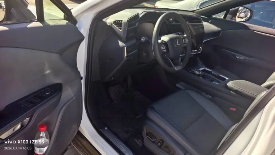 Lexus RZ New Energy (Imported) 2023 RZ 450e Four-wheel Drive Vertical Edition Automatic Gear 4