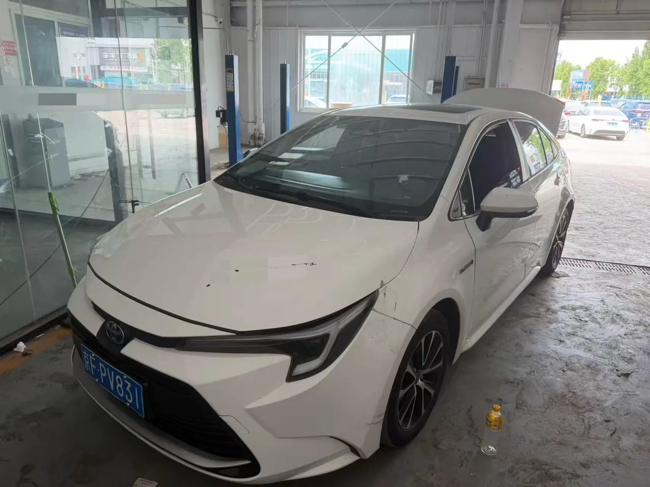 Открыть галерею: Toyota 2023 Lei Ling Shuangqing 1.8 Stepless Intelligent Electric Hybrid Leading Edition Automatic Gear