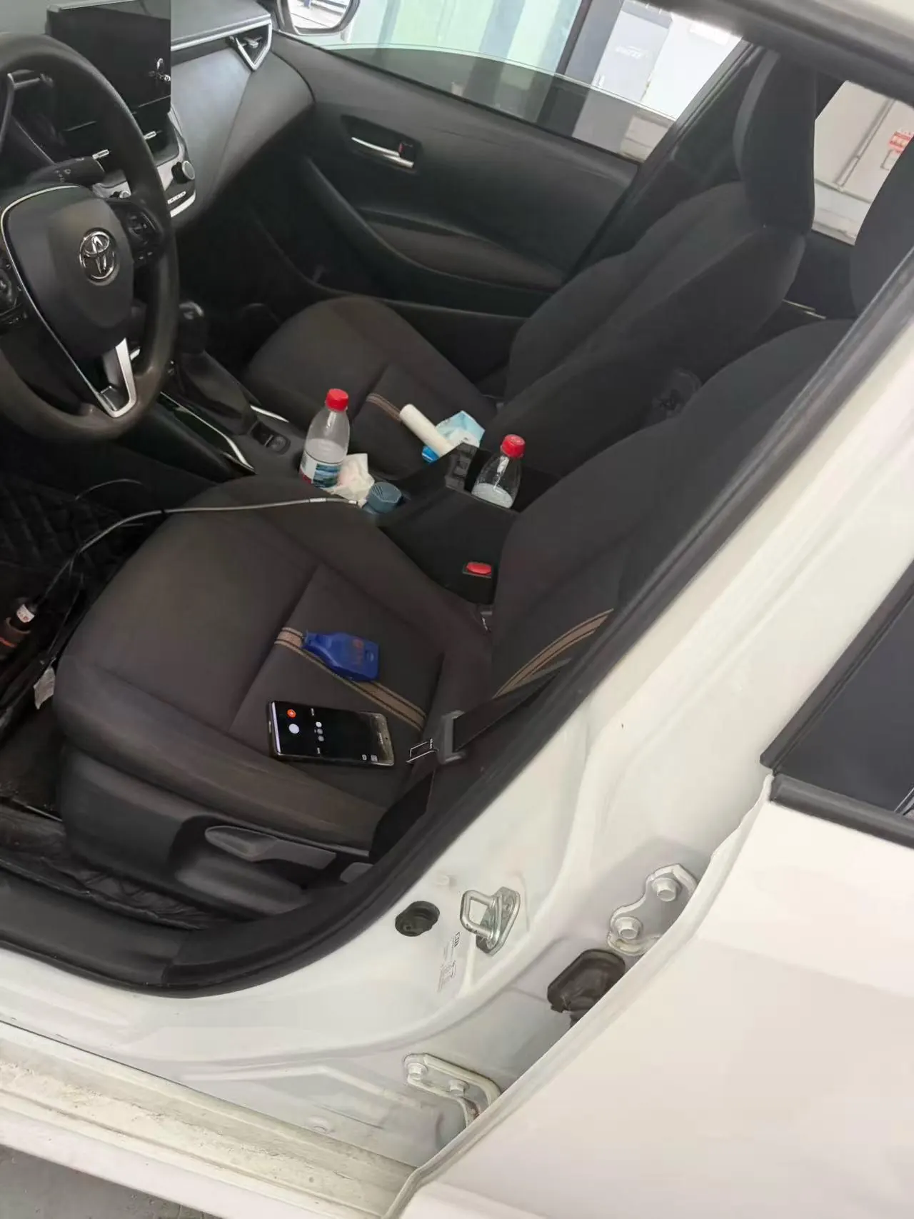 Toyota 2023 Lei Ling Shuangqing 1.8 Stepless Intelligent Electric Hybrid Leading Edition Automatic Gear 2