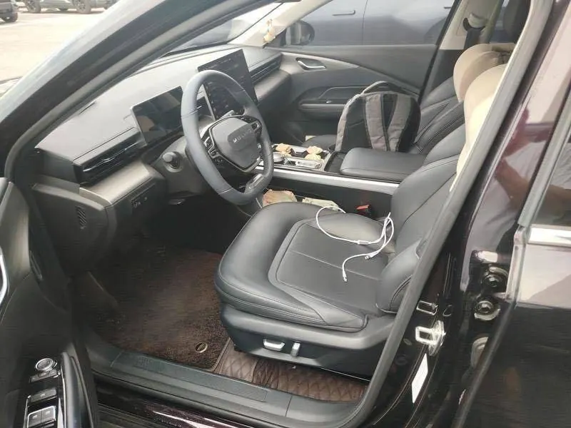 WuLing 2023 Starlight 1.5 150 Advanced Edition Automatic Gear 2