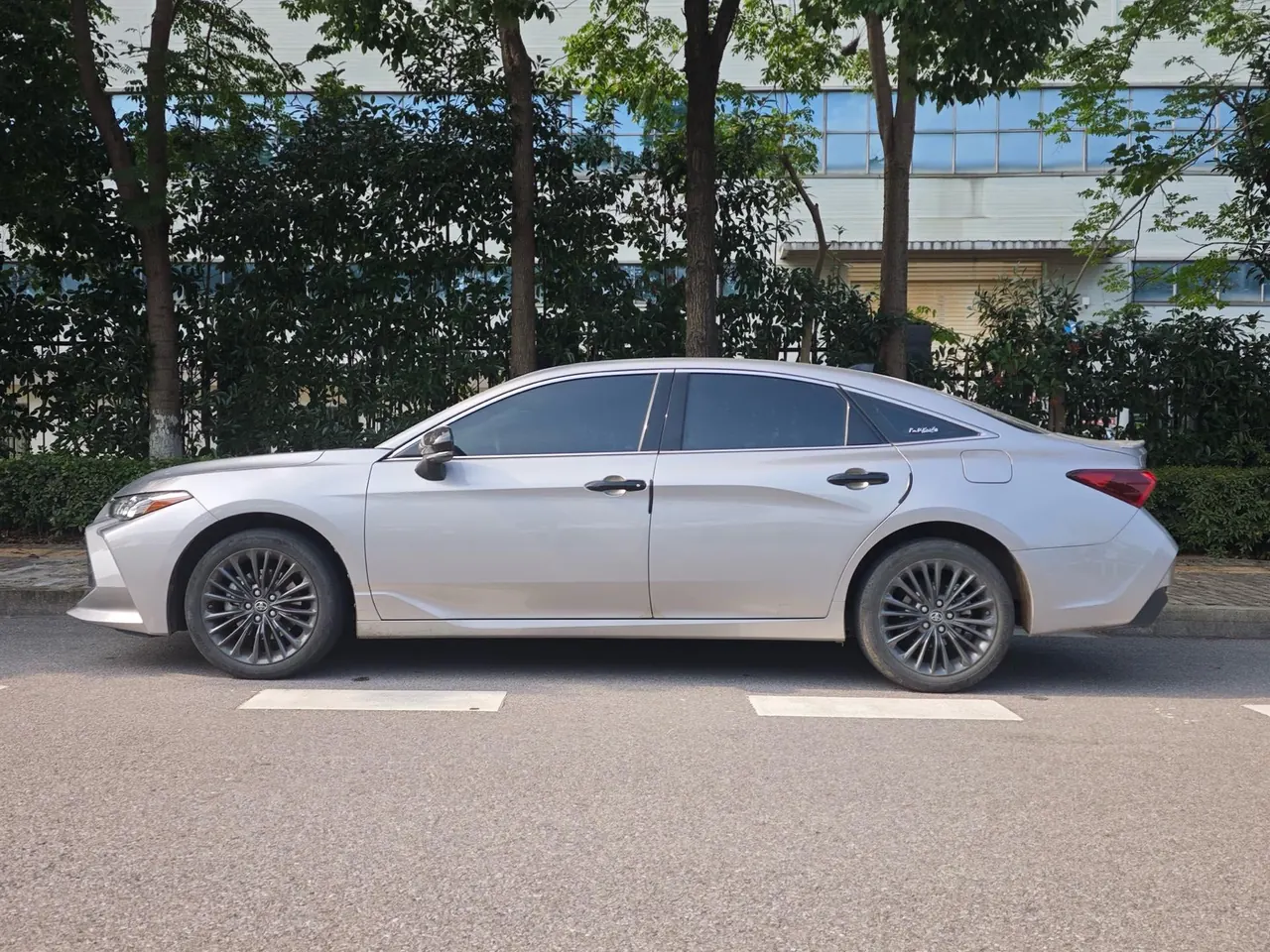Toyota 2022 Asian Dragon 2.5 Touring Premium Edition Automatic 2