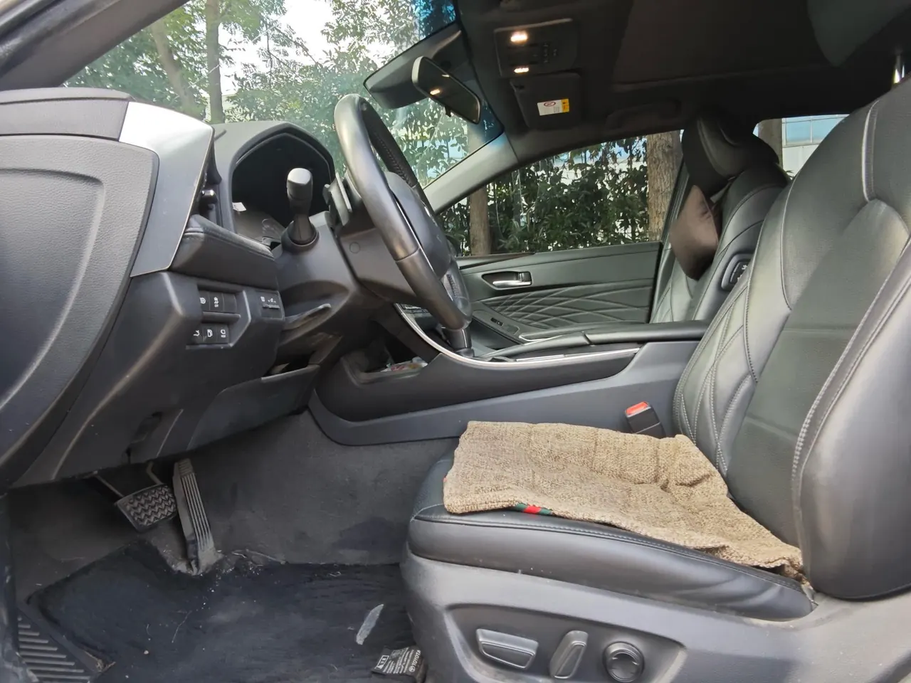 Toyota 2022 Asian Dragon 2.5 Touring Premium Edition Automatic 4