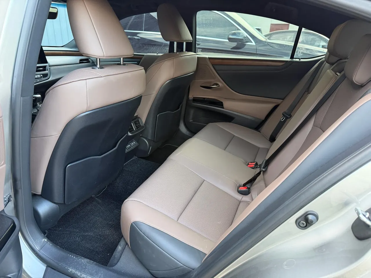 Lexus ES (Imported) 2024 ES200 2.0 Stepless Special Limited Edition Automatic Gear 5