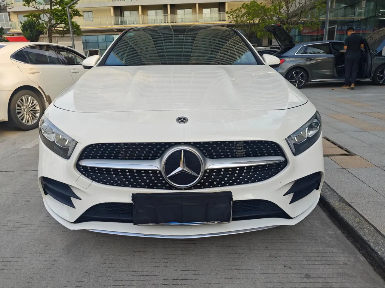 Mercedes Benz Class A 2022 A 200 L 1.3T Fashion Automatic Gear 3