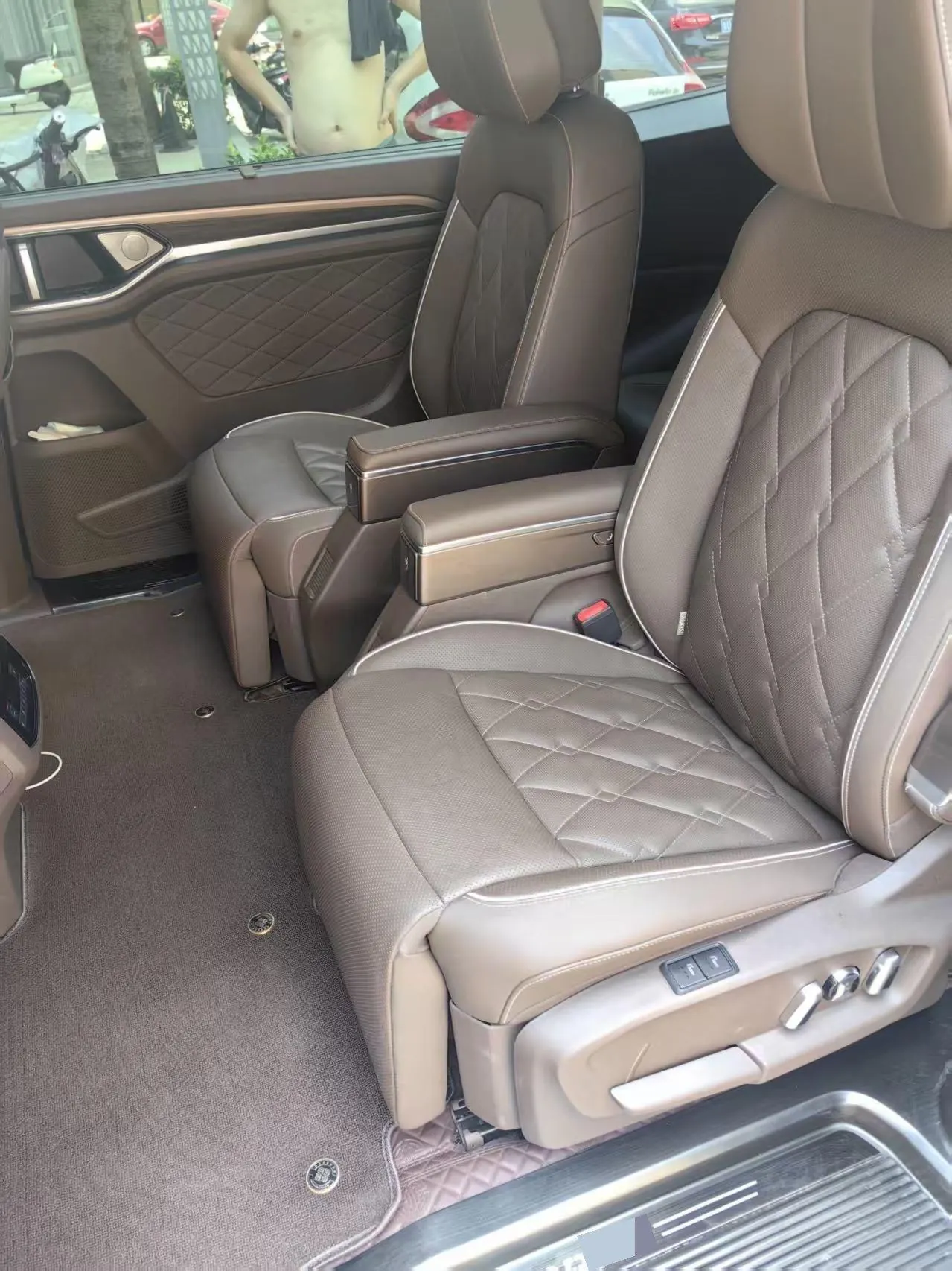 Volkswagen 2020 Wei (Viloran) 2.0TSI 380TSI Premium Edition Automatic Gear 3