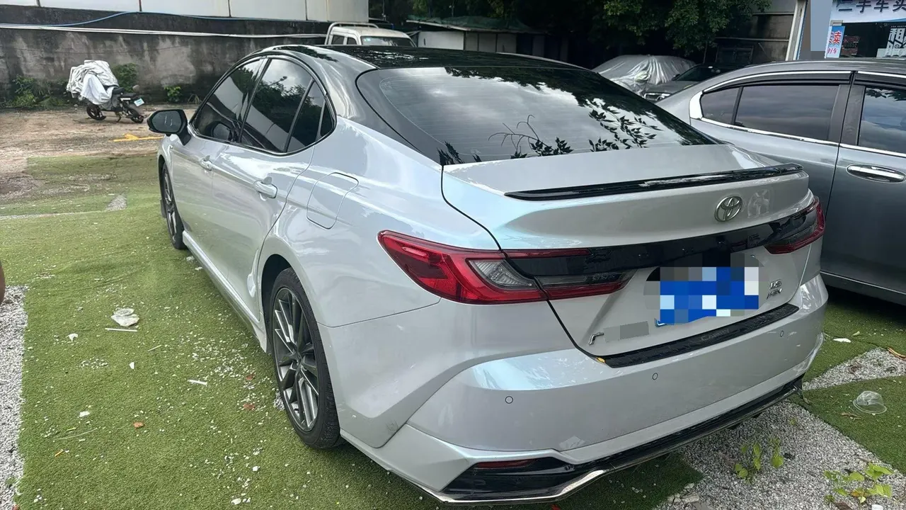 Toyota 2024 Camry Dual Engine 2.0HS Stepless Sports Edition Automatic Gear 3