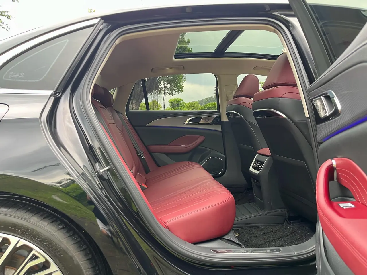 HongQi 2024 H5 2.0T Zhilian Qi Chang Edition Automatic Gear 11