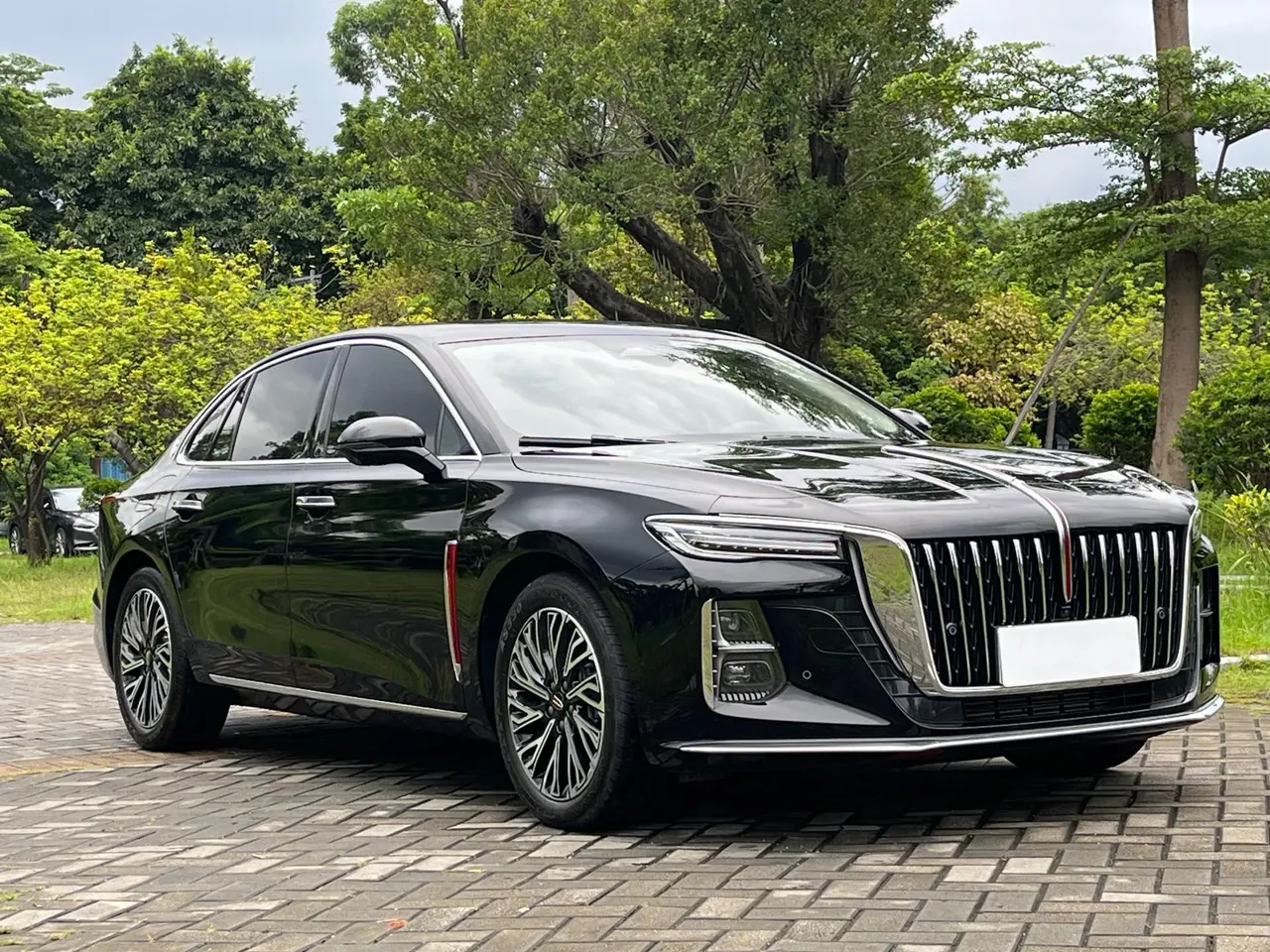 HongQi 2024 H5 2.0T Zhilian Qi Chang Edition Automatic Gear 5