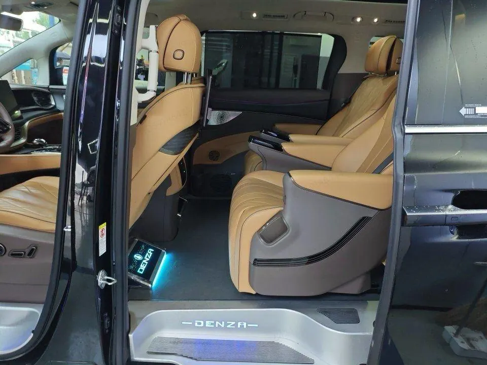 Denza 2022 Denza D9 DM-i 1.5T stepless 970 four-wheel drive flagship automatic gear 4