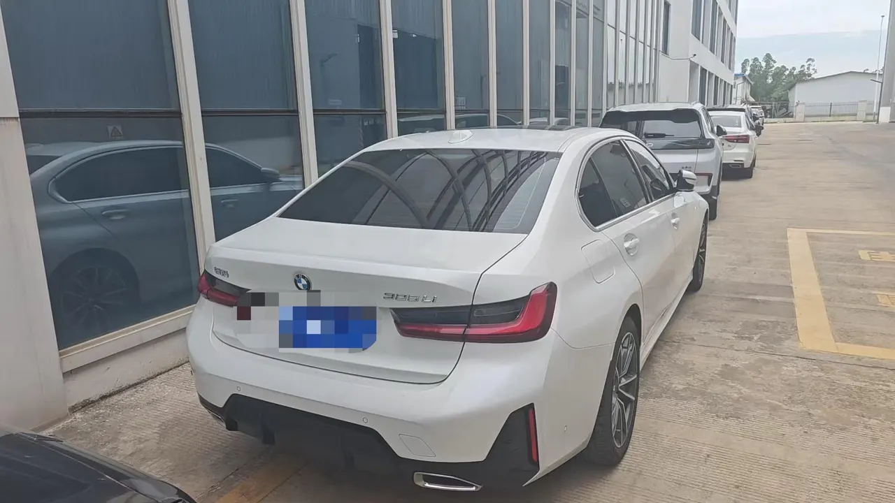 BMW 3 Series 2026 325Li 2.0T M Sports Suit Automatic Gear 4